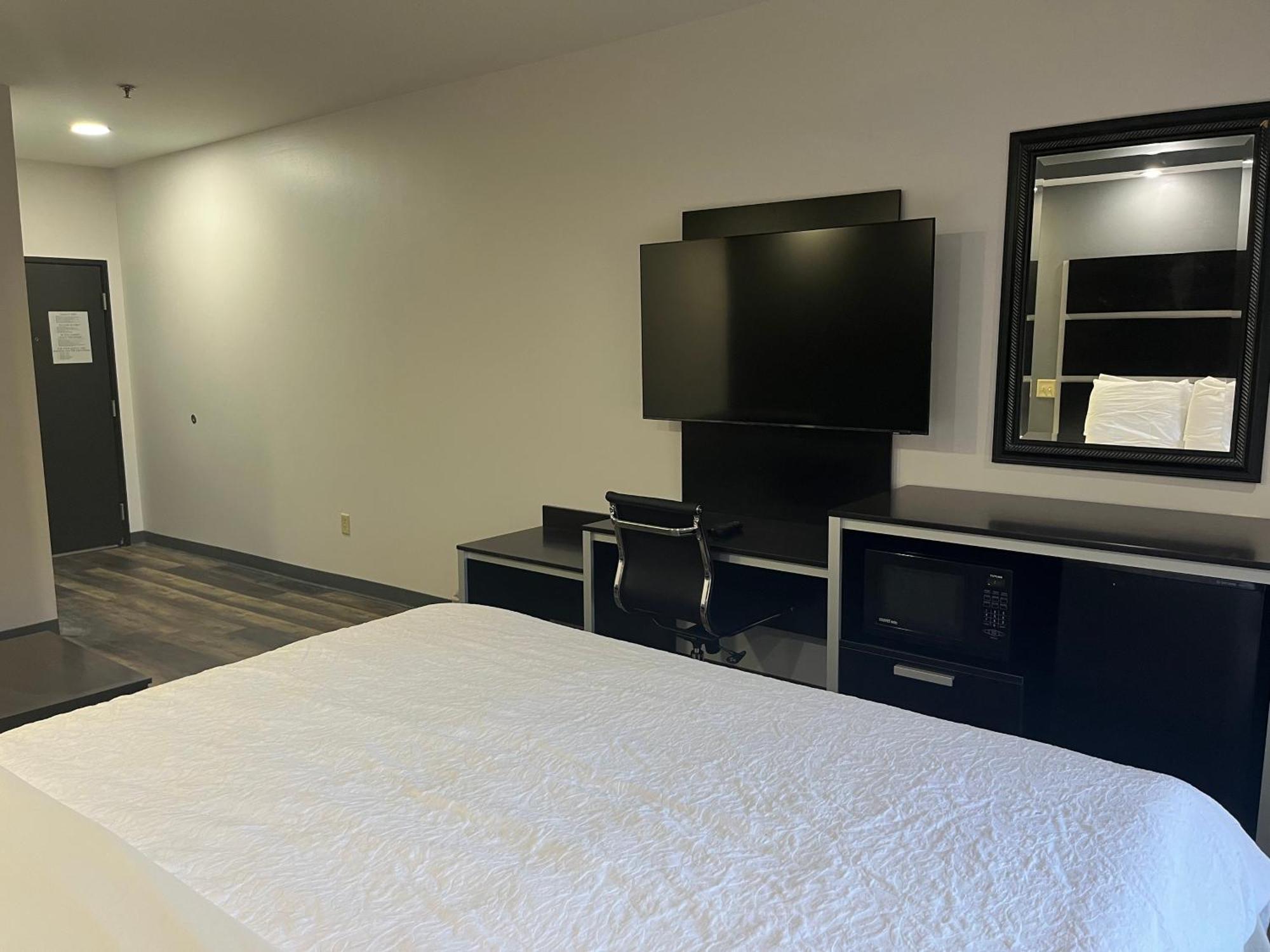 Sonesta Essential Savannah Georgetown Exterior photo
