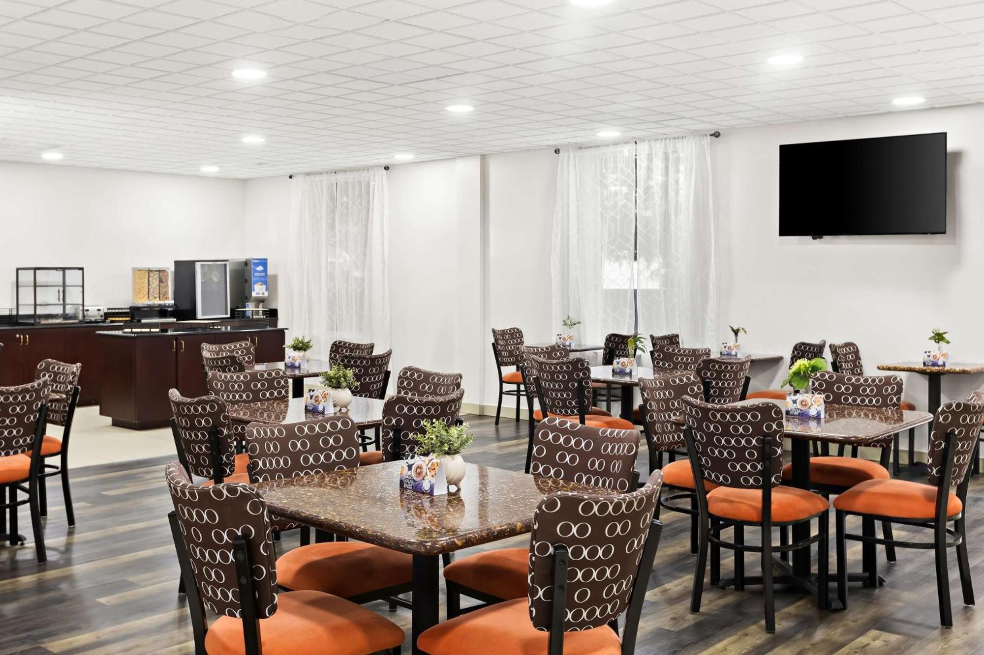 Sonesta Essential Savannah Georgetown Exterior photo
