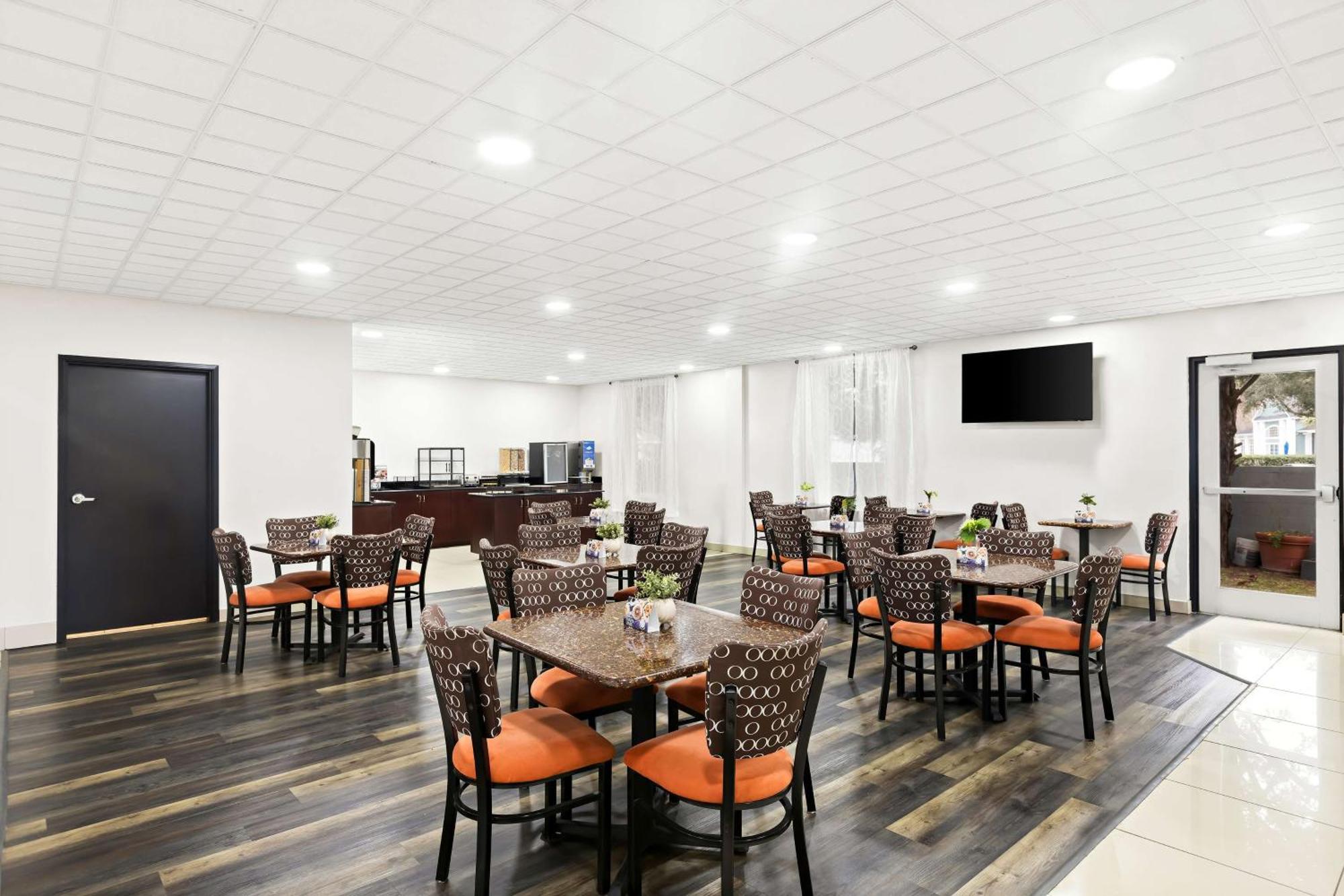 Sonesta Essential Savannah Georgetown Exterior photo