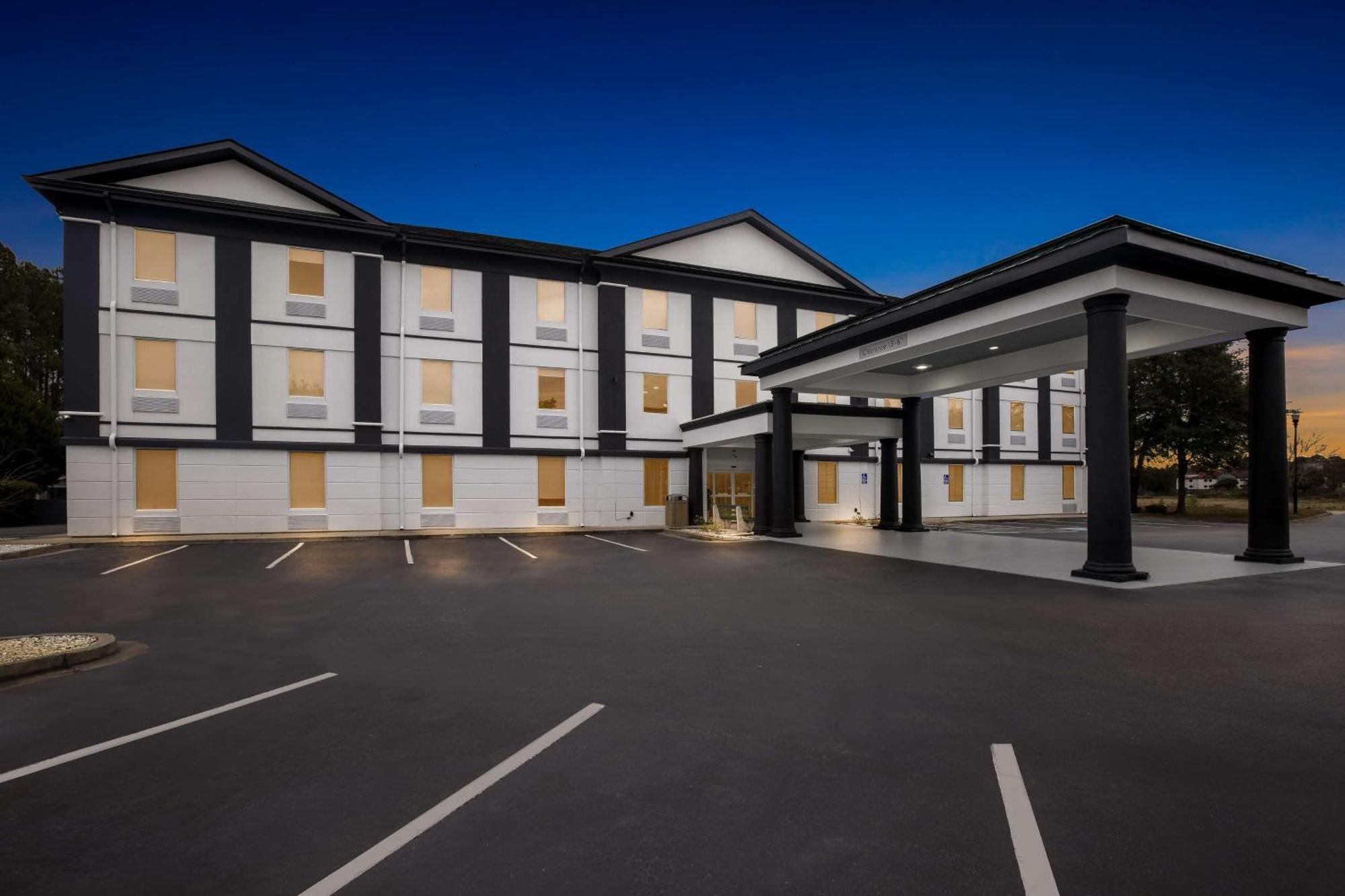 Sonesta Essential Savannah Georgetown Exterior photo
