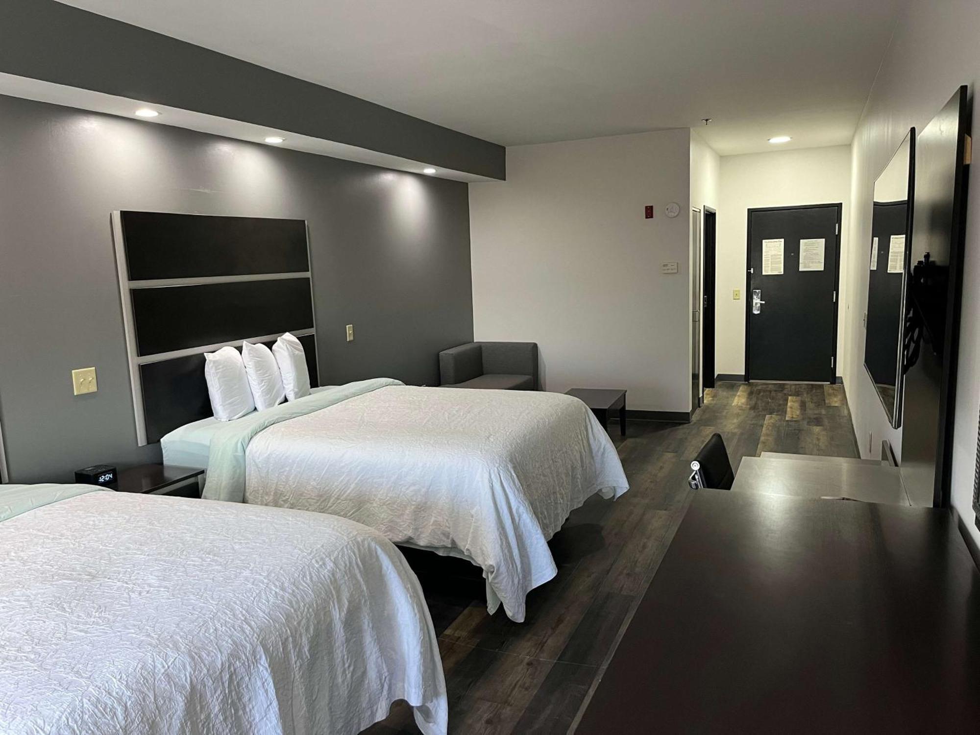 Sonesta Essential Savannah Georgetown Exterior photo