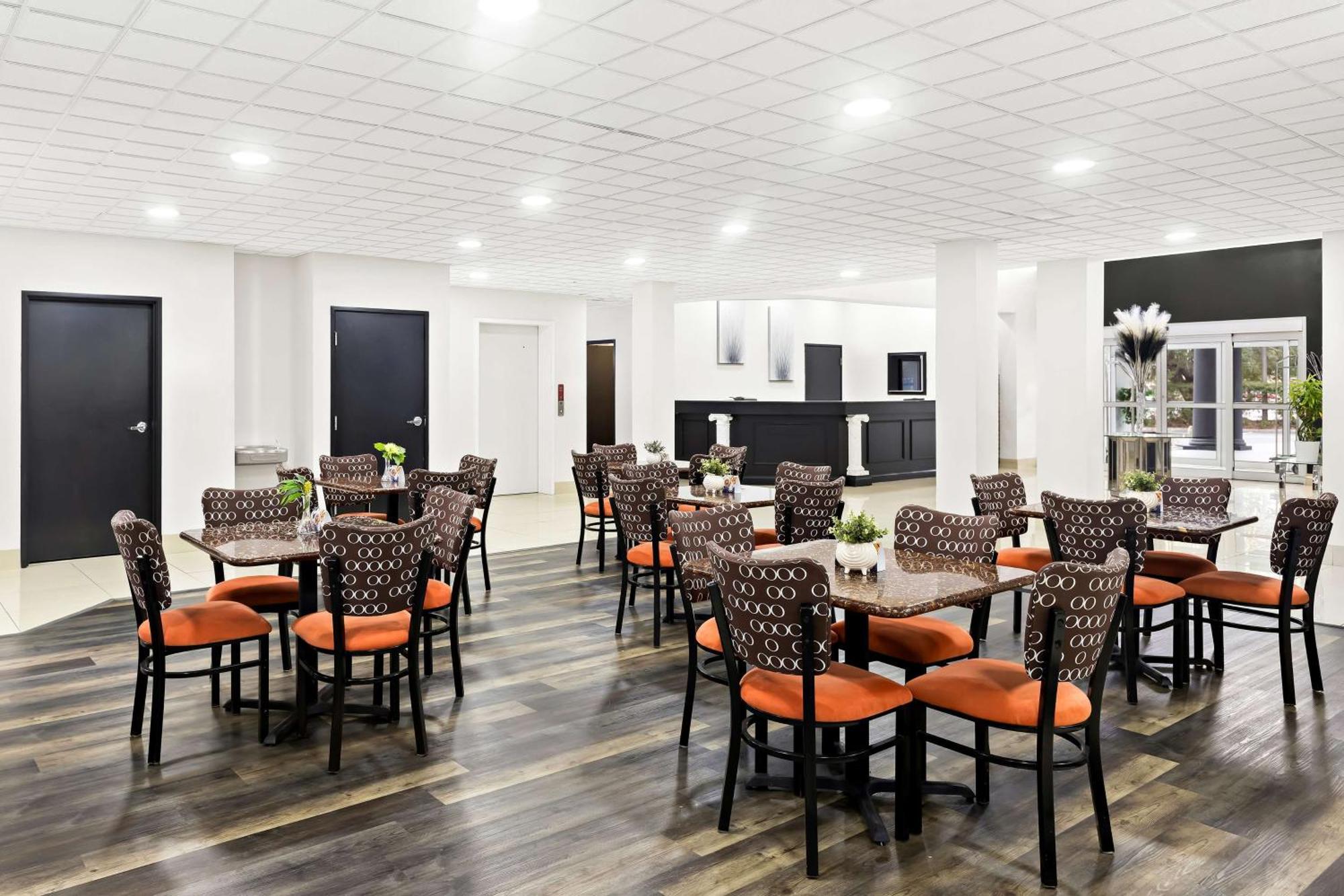 Sonesta Essential Savannah Georgetown Exterior photo