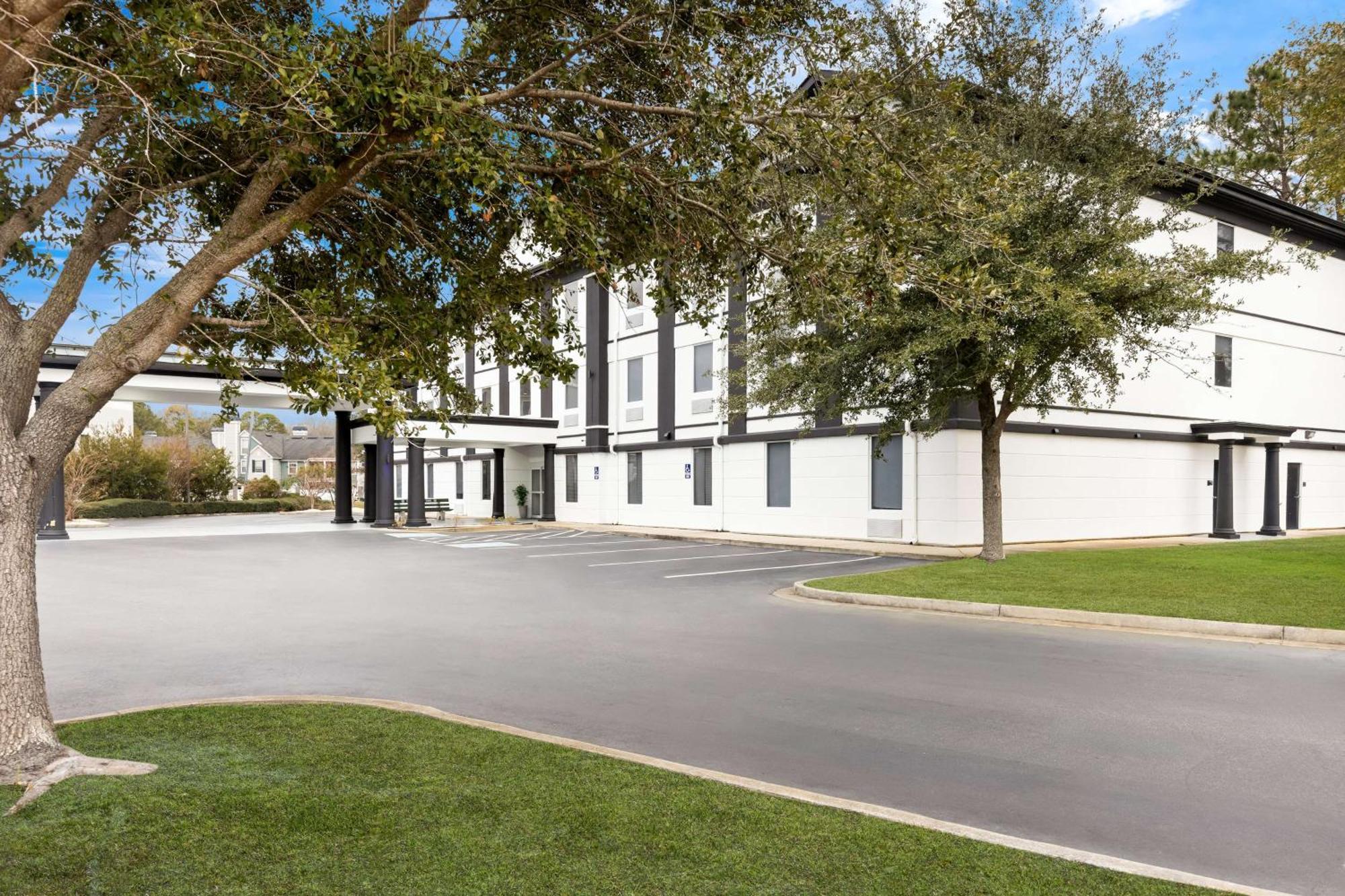 Sonesta Essential Savannah Georgetown Exterior photo
